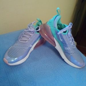 Nike Air Max 270 Twilight Pulse Worn 3 Times. Running Shoes!